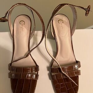 Brown leather kitten heel sandals with crocodile print Size 8